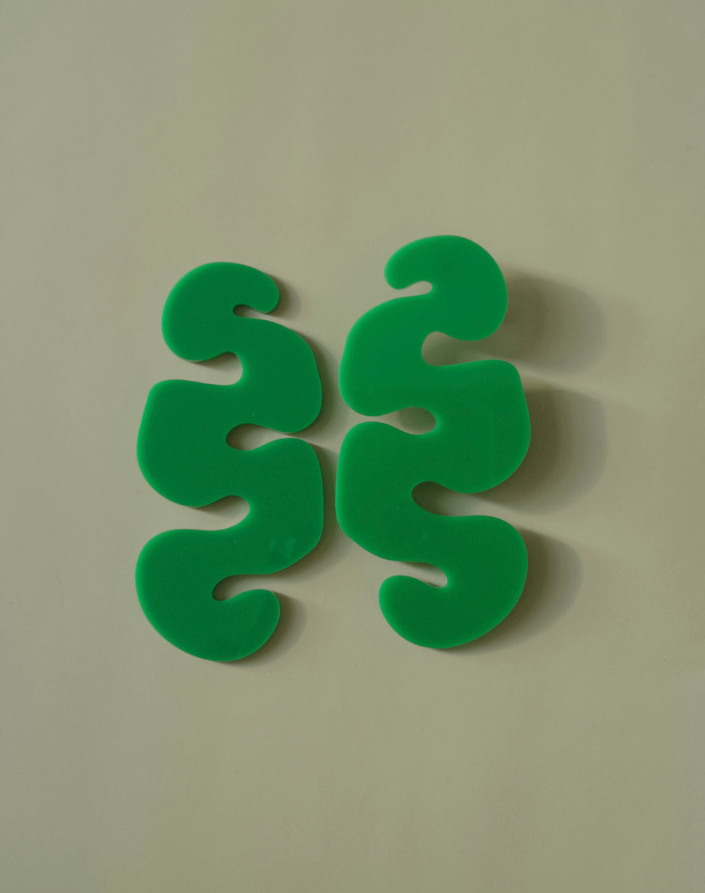 GREEN